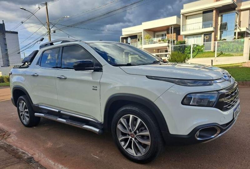 Fiat TORO 2.0 16V TURBO DIESEL VOLCANO 4WD AT9 2019/2019 CAMINHÕES & CAMIONETAS PASSO FUNDO / Carros no Vale