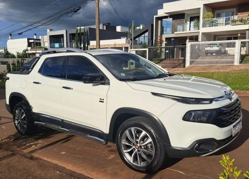 Fiat TORO 2.0 16V TURBO DIESEL VOLCANO 4WD AT9 2019/2019 CAMINHÕES & CAMIONETAS PASSO FUNDO / Carros no Vale