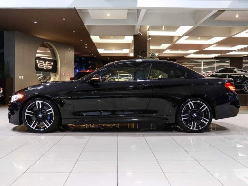 BMW M4 3.0 CABRIO I6 24V GASOLINA 2P AUTOMÁTICO 2014/2015 VIA BELLA VEÍCULOS ESPECIAIS CAXIAS DO SUL / Carros no Vale