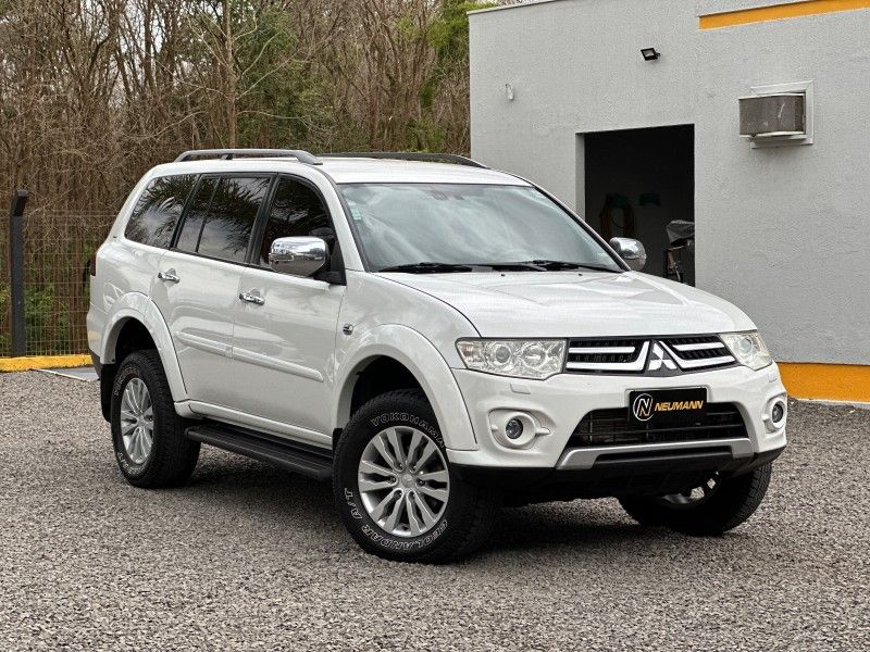 Mitsubishi PAJERO DAKAR HPE 3.2 16V 2015 NEUMANN VEÍCULOS ARROIO DO MEIO / Carros no Vale