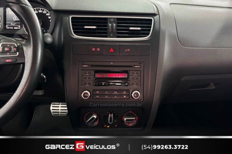 VOLKSWAGEN CROSSFOX 1.6 MI 8V AUTOMATIZADO 2013/2013 GARCEZ VEÍCULOS BENTO GONÇALVES / Carros no Vale