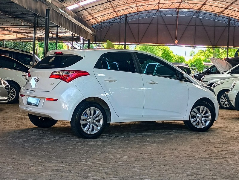 HYUNDAI HB20 1.6 COMFORT 16V FLEX 4P MANUAL 2016/2017 RICARDO VEÍCULOS TEUTÔNIA / Carros no Vale