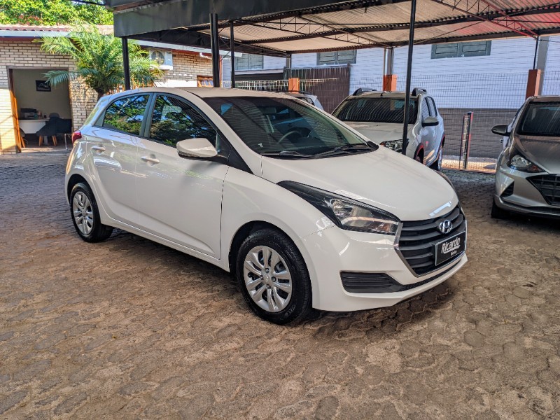 HYUNDAI HB20 1.6 COMFORT 16V FLEX 4P MANUAL 2016/2017 RICARDO VEÍCULOS TEUTÔNIA / Carros no Vale