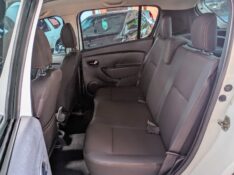 RENAULT SANDERO 1.6 STEPWAY 16V FLEX 4P MANUAL 2017/2018 RICARDO VEÍCULOS TEUTÔNIA / Carros no Vale