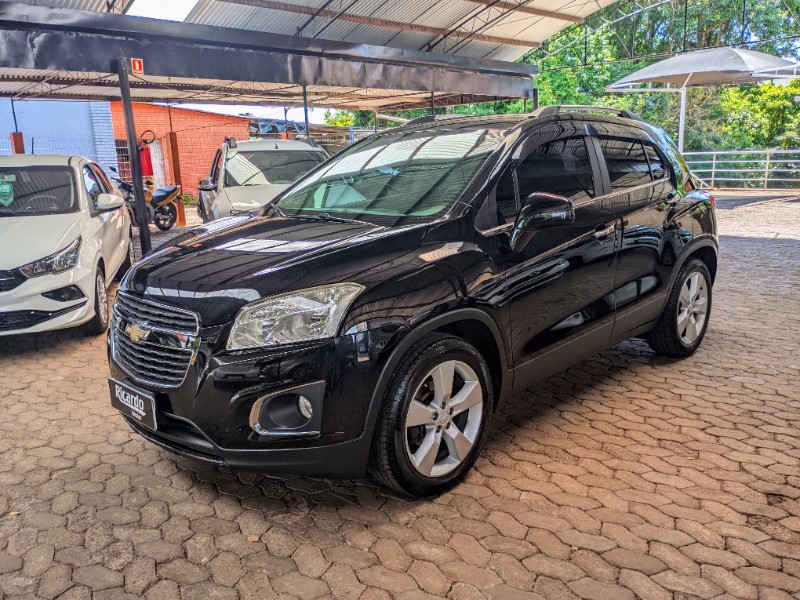 CHEVROLET TRACKER 1.8 LTZ AT 2013/2014 RICARDO VEÍCULOS TEUTÔNIA / Carros no Vale