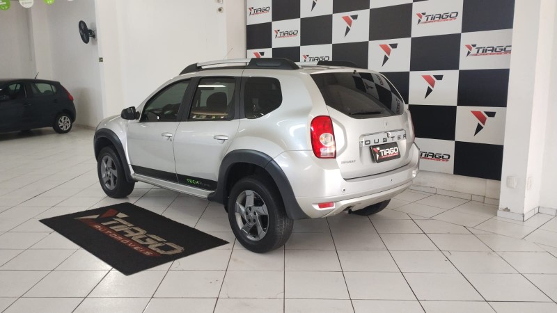 RENAULT DUSTER 1.6 TECHROAD 4X2 16V 2013/2013 TIAGO AUTOMÓVEIS VENÂNCIO AIRES / Carros no Vale