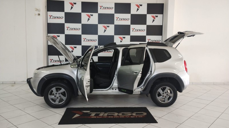 RENAULT DUSTER 1.6 TECHROAD 4X2 16V 2013/2013 TIAGO AUTOMÓVEIS VENÂNCIO AIRES / Carros no Vale