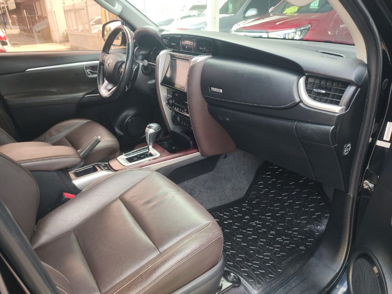 TOYOTA HILUX SW4 2.8 SRX - 2016