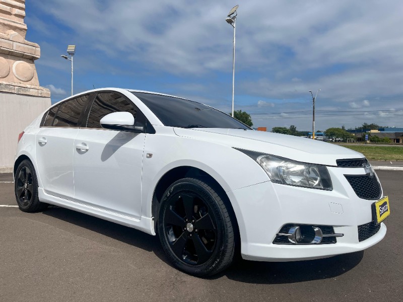 CHEVROLET CRUZE HB SPORT LT 1.8 16V FLEXP. 5P AUT 2014/2014 SANCCAR VEÍCULOS SANTA CRUZ DO SUL / Carros no Vale