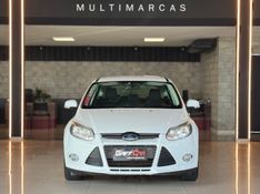 FORD FOCUS 2.0 SE HATCH 16V AUTO 2014/2015 GRIFFCAR MULTIMARCAS DOIS IRMÃOS / Carros no Vale