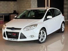 FORD FOCUS 2.0 SE HATCH 16V AUTO 2014/2015 GRIFFCAR MULTIMARCAS DOIS IRMÃOS / Carros no Vale