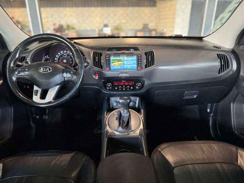 KIA SPORTAGE 2.0 EX2 4X2 16V 2013/2014 GRIFFCAR MULTIMARCAS DOIS IRMÃOS / Carros no Vale