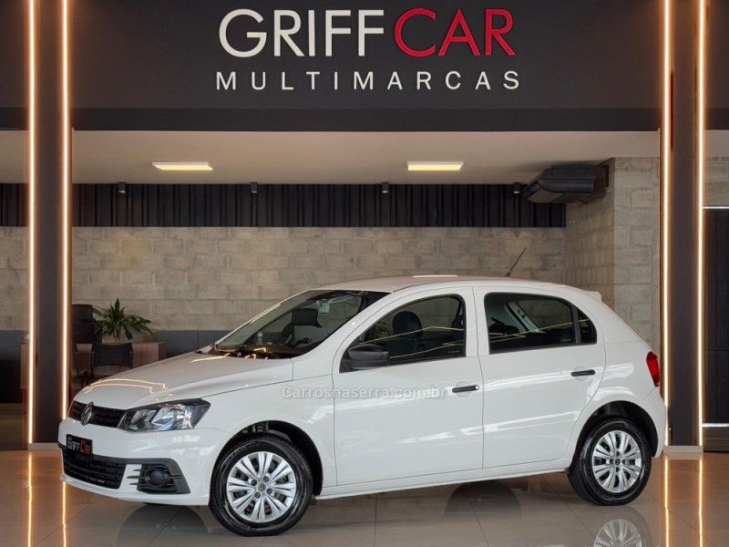 VOLKSWAGEN GOL 1.0 MI TRENDLINE 8V 2017/2018 GRIFFCAR MULTIMARCAS DOIS IRMÃOS / Carros no Vale