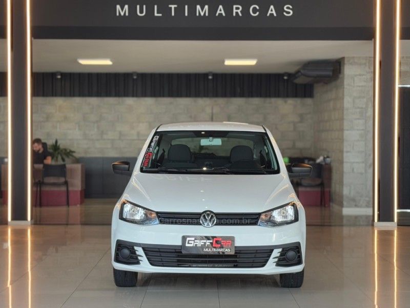 VOLKSWAGEN GOL 1.0 MI TRENDLINE 8V 2017/2018 GRIFFCAR MULTIMARCAS DOIS IRMÃOS / Carros no Vale