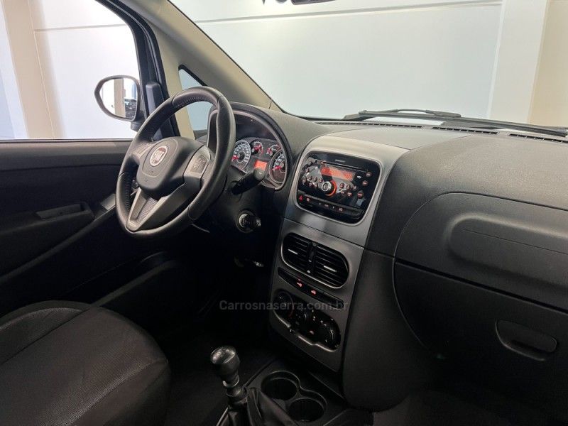 FIAT IDEA 1.4 MPI ATTRACTIVE 8V 2015/2016 ÓTIMA CAR FLORES DA CUNHA / Carros no Vale