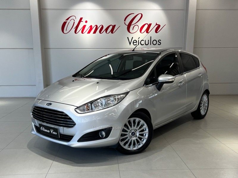 FORD FIESTA 1.6 TITANIUM HATCH 16V 2015/2015 ÓTIMA CAR FLORES DA CUNHA / Carros no Vale