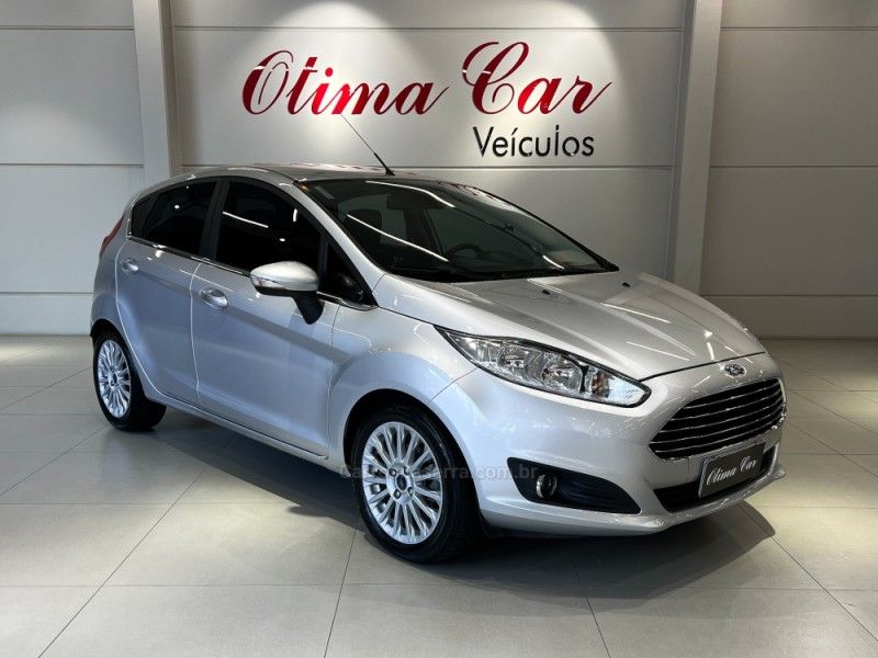 FORD FIESTA 1.6 TITANIUM HATCH 16V 2015/2015 ÓTIMA CAR FLORES DA CUNHA / Carros no Vale