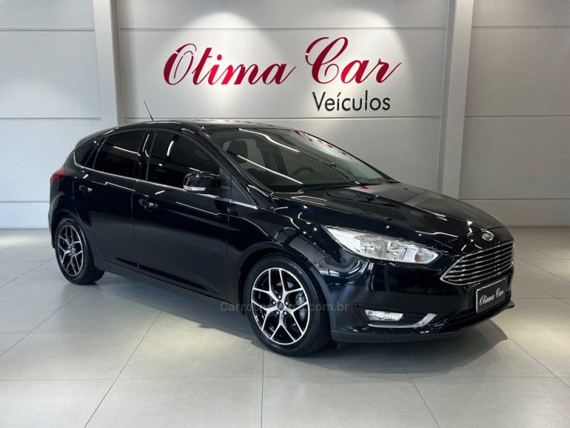 FORD FOCUS 2.0 TITANIUM HATCH 16V 2015/2016 ÓTIMA CAR FLORES DA CUNHA / Carros no Vale