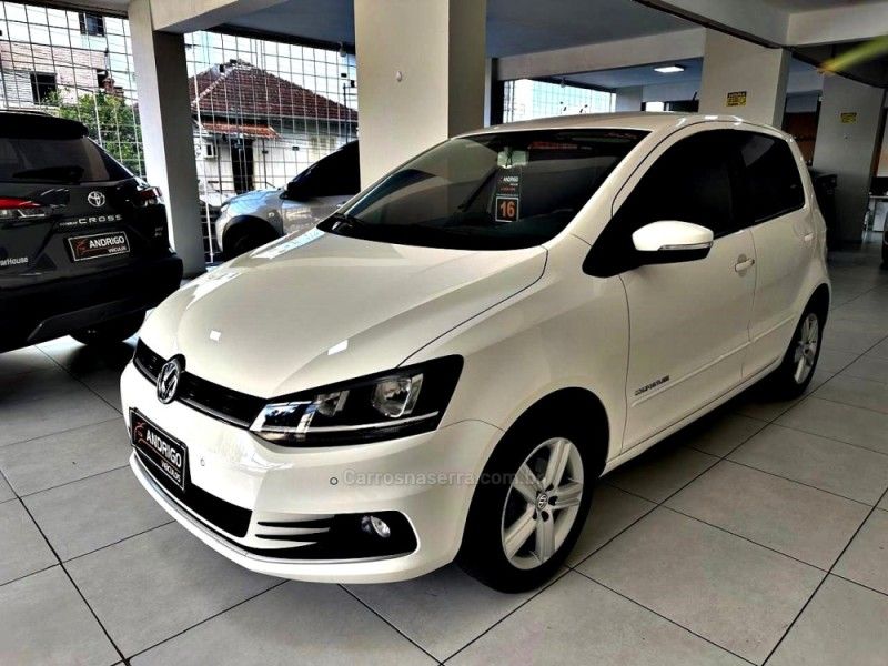 VOLKSWAGEN FOX 1.6 MSI COMFORTLINE 8V 2015/2016 ANDRIGO VEÍCULOS CAXIAS DO SUL / Carros no Vale