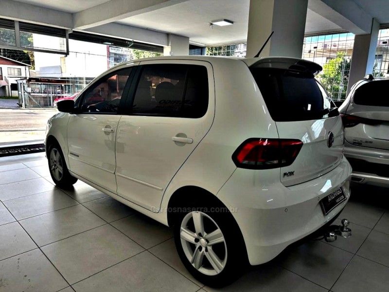 VOLKSWAGEN FOX 1.6 MSI COMFORTLINE 8V 2015/2016 ANDRIGO VEÍCULOS CAXIAS DO SUL / Carros no Vale