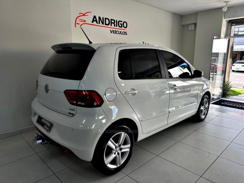 VOLKSWAGEN FOX 1.6 MSI COMFORTLINE 8V 2015/2016 ANDRIGO VEÍCULOS CAXIAS DO SUL / Carros no Vale