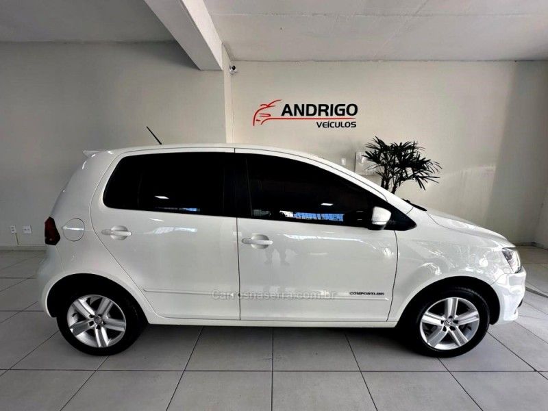 VOLKSWAGEN FOX 1.6 MSI COMFORTLINE 8V 2015/2016 ANDRIGO VEÍCULOS CAXIAS DO SUL / Carros no Vale