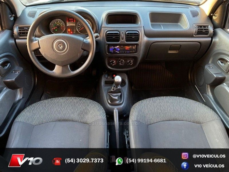 RENAULT CLIO 1.0 EXPRESSION 16V 2012/2013 V10 VEÍCULOS CAXIAS DO SUL / Carros no Vale