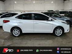 TOYOTA YARIS 1.5 XS SEDAN 16V 2022/2023 V10 VEÍCULOS CAXIAS DO SUL / Carros no Vale