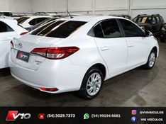 TOYOTA YARIS 1.5 XS SEDAN 16V 2022/2023 V10 VEÍCULOS CAXIAS DO SUL / Carros no Vale