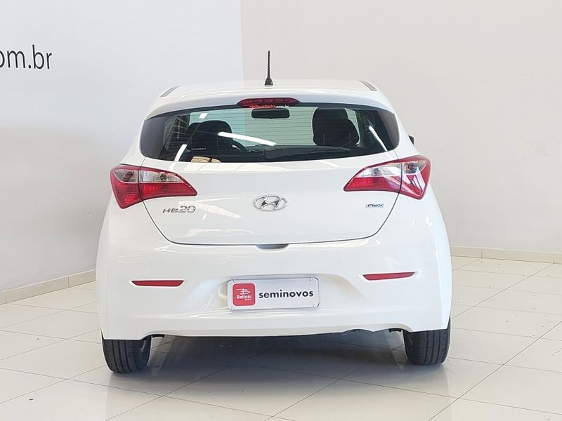 Hyundai HB20 1.0 COMFORT PLUS 12V FLEX 4P MANUAL 2015/2015 BETIOLO NOVOS E SEMINOVOS LAJEADO / Carros no Vale