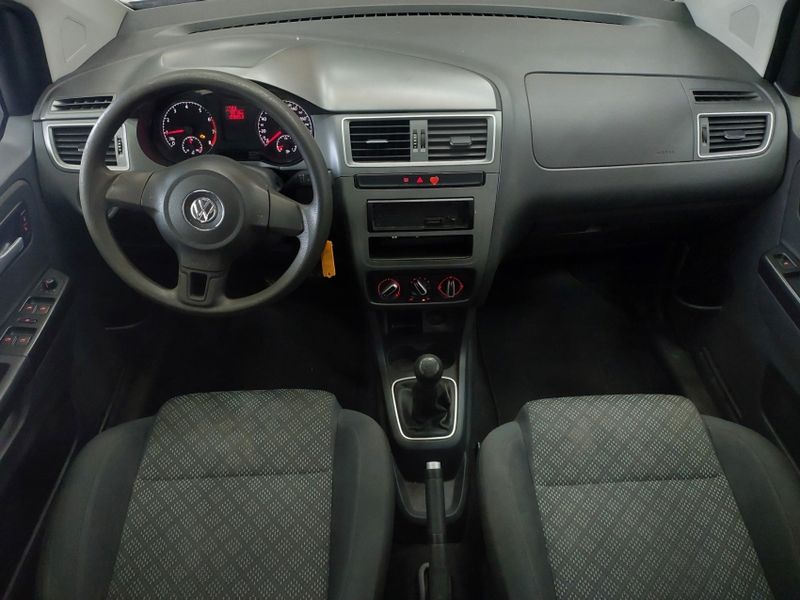 Volkswagen FOX 1.0 MI TRENDLINE 8V FLEX 4P MANUAL 2014/2015 BETIOLO NOVOS E SEMINOVOS LAJEADO / Carros no Vale