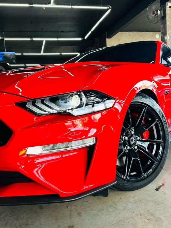 Ford MUSTANG 5.0 V8 TI-VCT GASOLINA BLACK SHADOW SELECTSHIFT 2019/2020 CASTELLAN E TOMAZONI MOTORS CAXIAS DO SUL / Carros no Vale